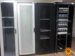 Пасивне мережеве обладнання: кабелі, патч-панелі, шафи, стійки та комплектуючі