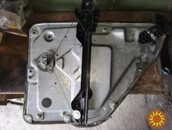 Стеклоподъемник задний левый Шкода фабия до 2007г.